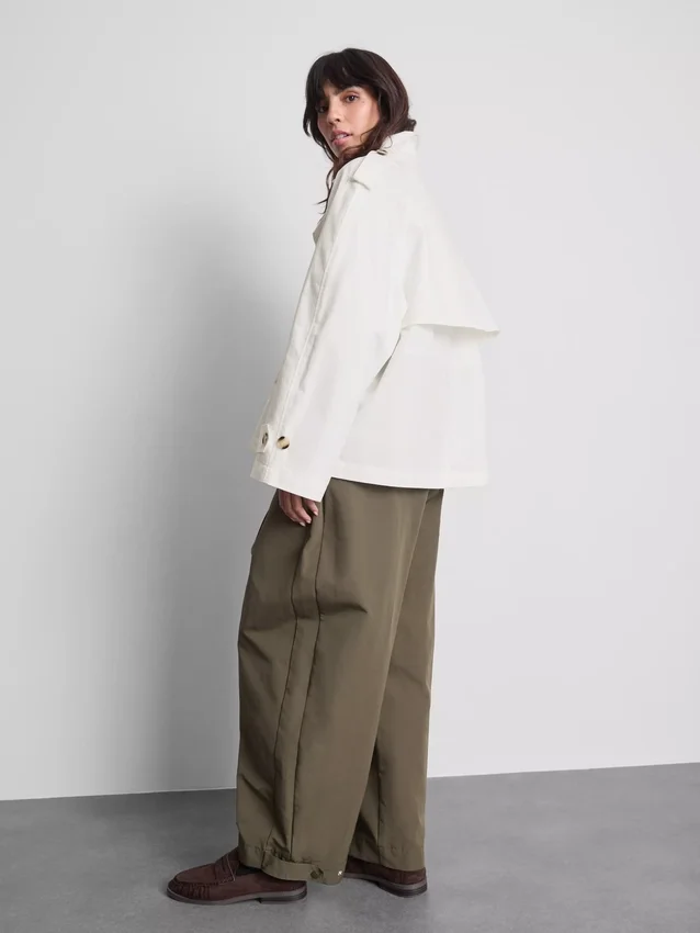 Kurze Sommer-Regenjacke