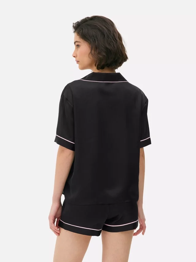 Kurzer Schlafanzug im Boyfriend-Stil aus Satin