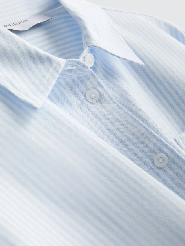 Kurzes, kastenförmiges Oxford-Shirt mit kurzen Ärmeln