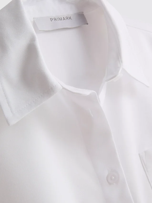 Kurzes, kastenförmiges Oxford-Shirt mit kurzen Ärmeln