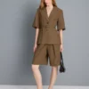 Kurzärmeliger Blazer mit Gürteldetail