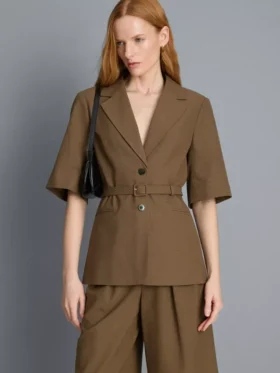 Kurzärmeliger Blazer mit Gürteldetail