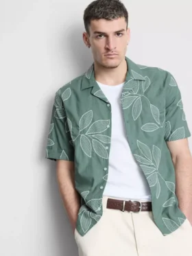 Kurzärmeliges Button-Down-Hemd mit Blattstickerei