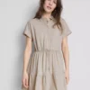 Kurzärmeliges, gestuftes Minikleid