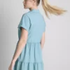 Kurzärmeliges, gestuftes Minikleid