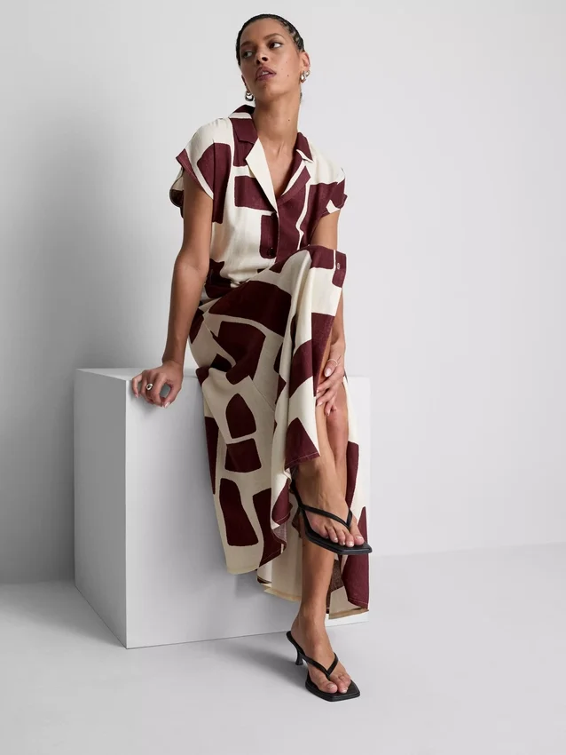 Kurzärmeliges Midi-Shirtkleid