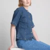 Kurzärmeliges Oberteil aus Baumwoll-Denim mit tailliertem Schnitt für Shorts