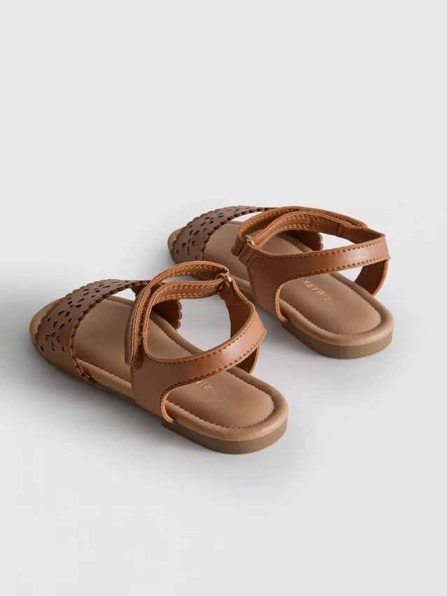 Lasergeschnittene Sandalen