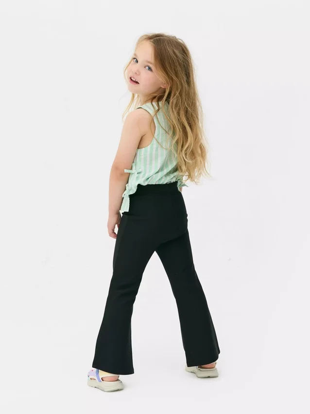 Leggings im Ottoman-Stil mit ausgestelltem Bein