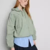 Leichte, geraffte Jacke