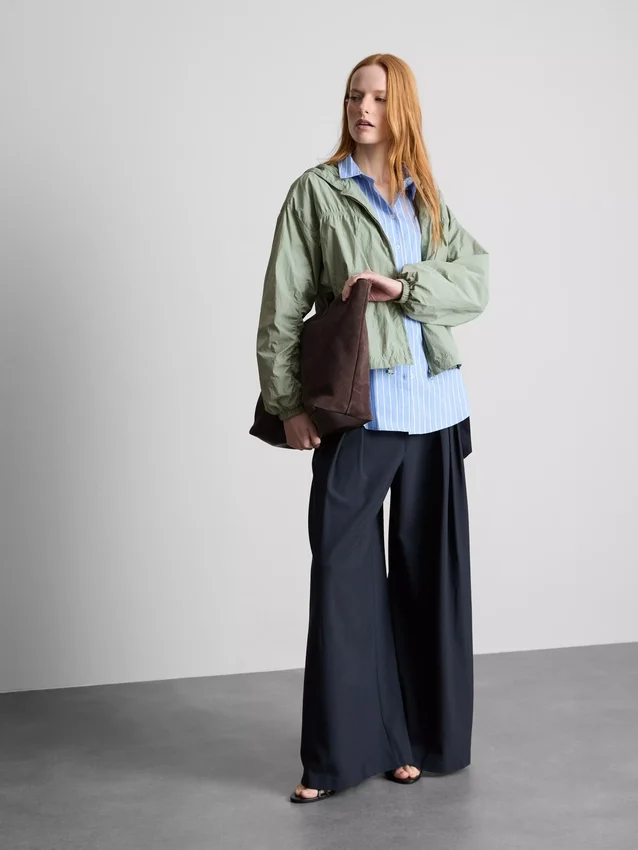 Leichte, geraffte Jacke
