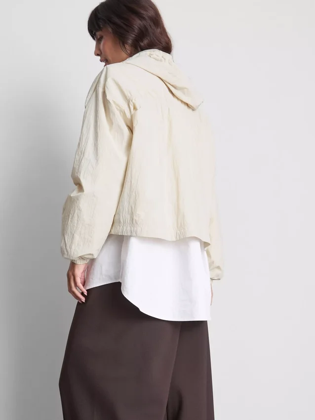Leichte, geraffte Jacke