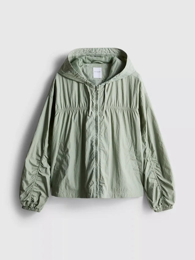 Leichte, geraffte Jacke