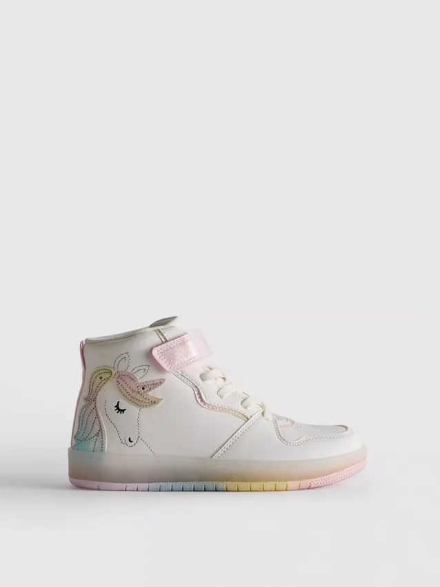 Leuchtende High-Top-Sneaker mit Einhorn-Motiv