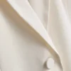 Lila Blazer mit einreihigem Knopfverschluss