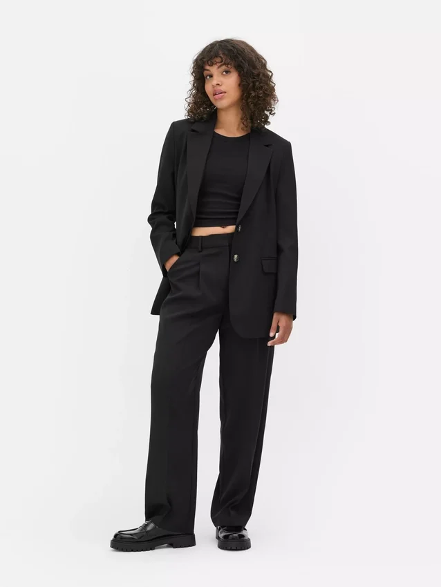 Lila Hose mit geradem Bein