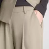 Lila Hose mit geradem Bein