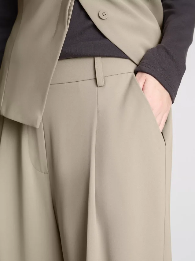 Lila Hose mit geradem Bein