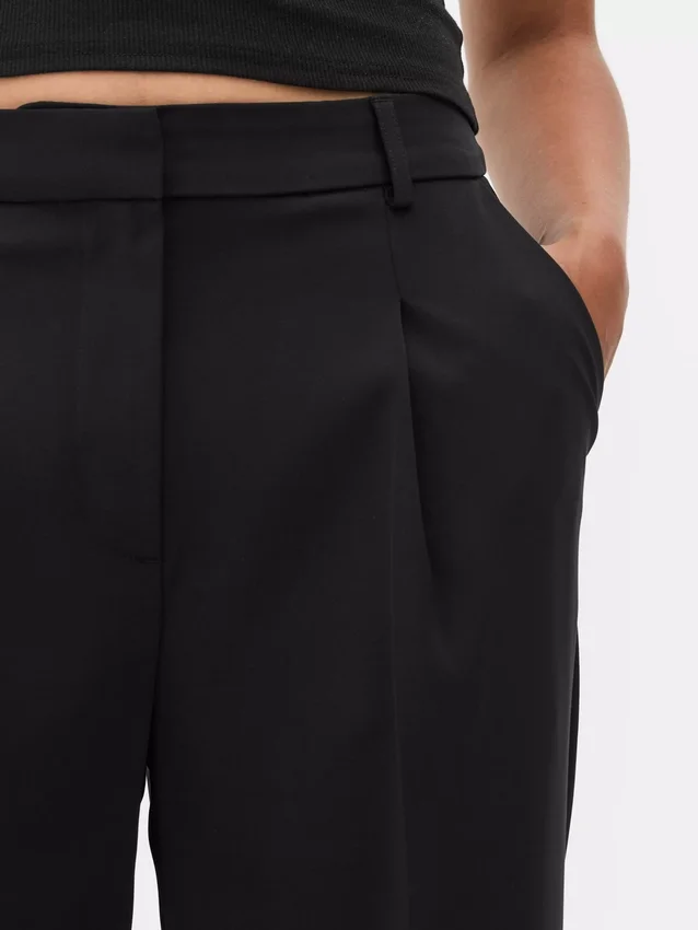 Lila Hose mit geradem Bein