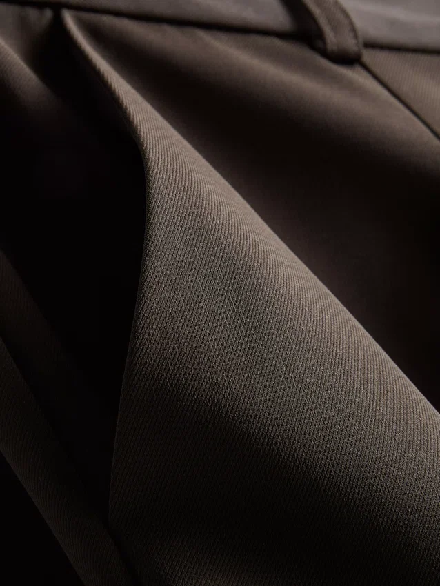 Lila Hose mit geradem Bein