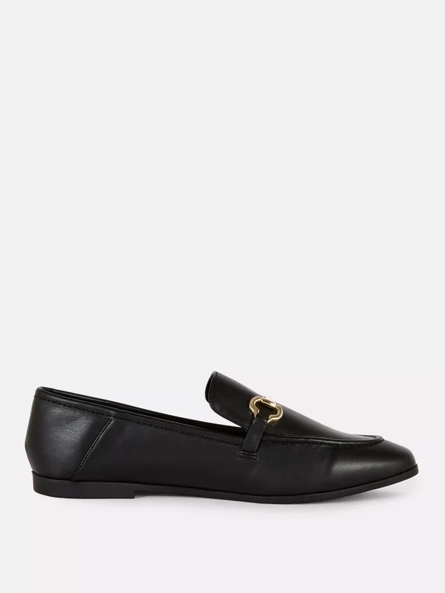 Loafer aus Kunstleder mit Trensen-Motiv