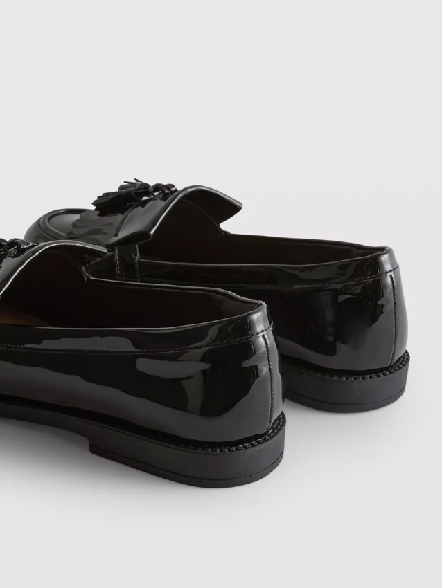 Loafer in weiter Passform aus Lackleder
