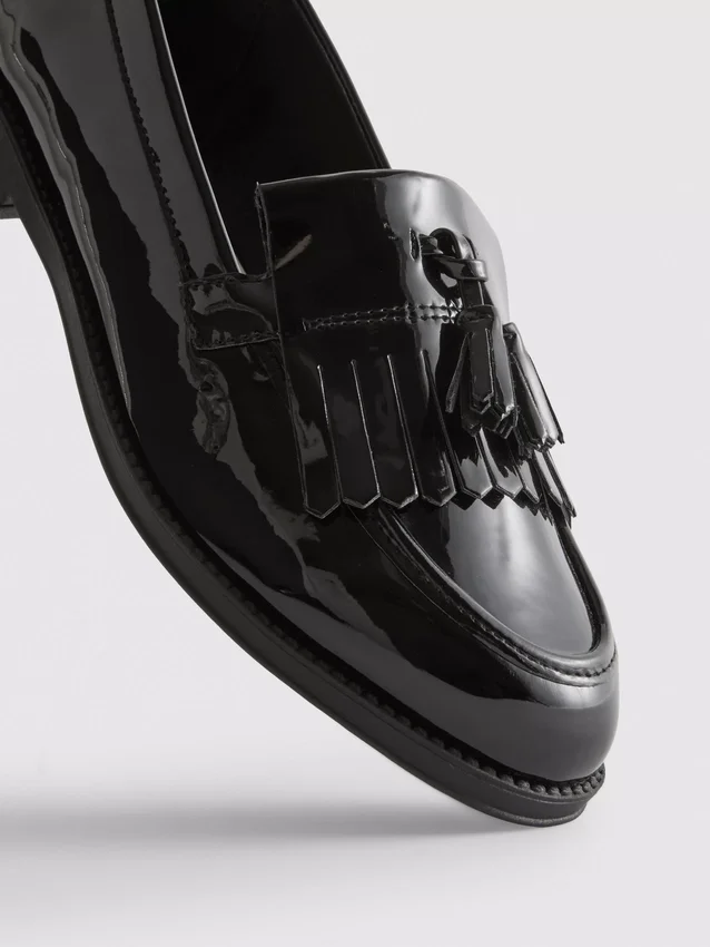 Loafer in weiter Passform aus Lackleder