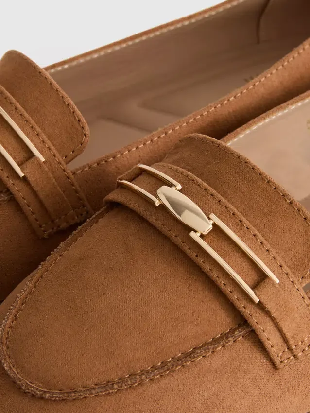 Loafer mit breiter Passform und niedrigem Schaft