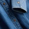 Locker sitzendes Baumwoll-Denim-Hemd mit Knopfleiste