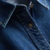 Locker sitzendes Baumwoll-Denim-Hemd mit Knopfleiste