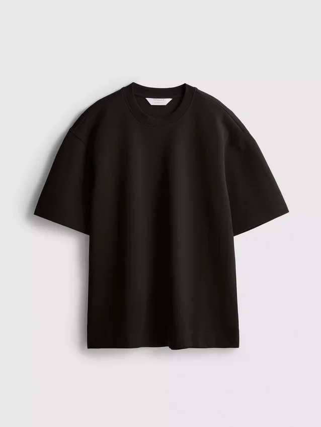 Locker sitzendes Kurzarm-T-Shirt