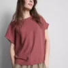 Locker sitzendes T-Shirt mit Rundhalsausschnitt und guter Luftzirkulation
