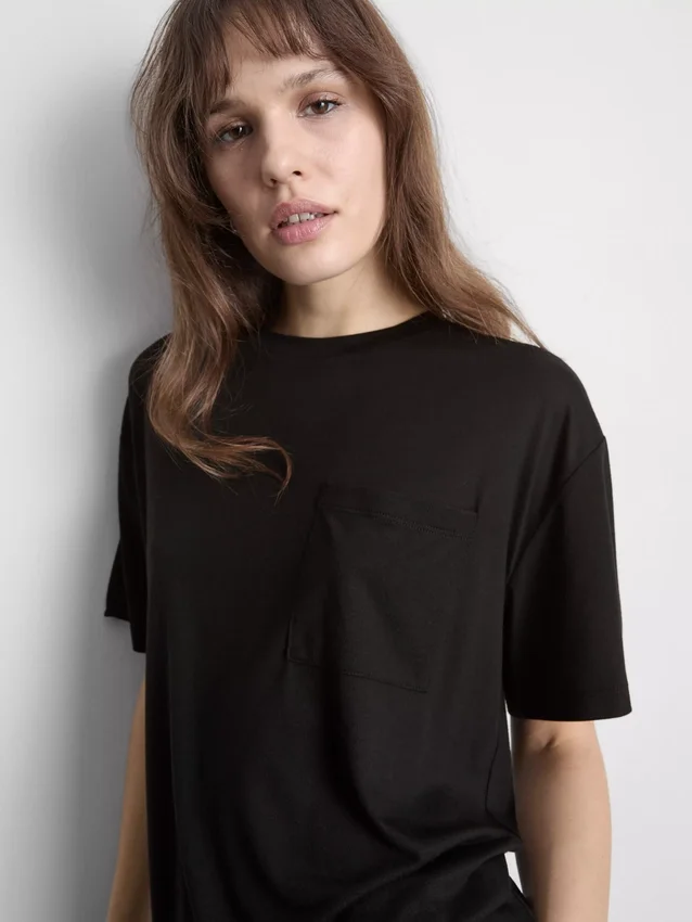Longline-T-Shirt mit aufgesetzter Tasche