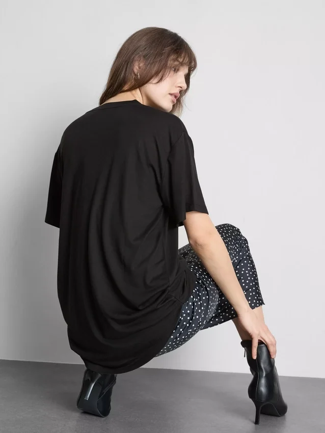 Longline-T-Shirt mit aufgesetzter Tasche