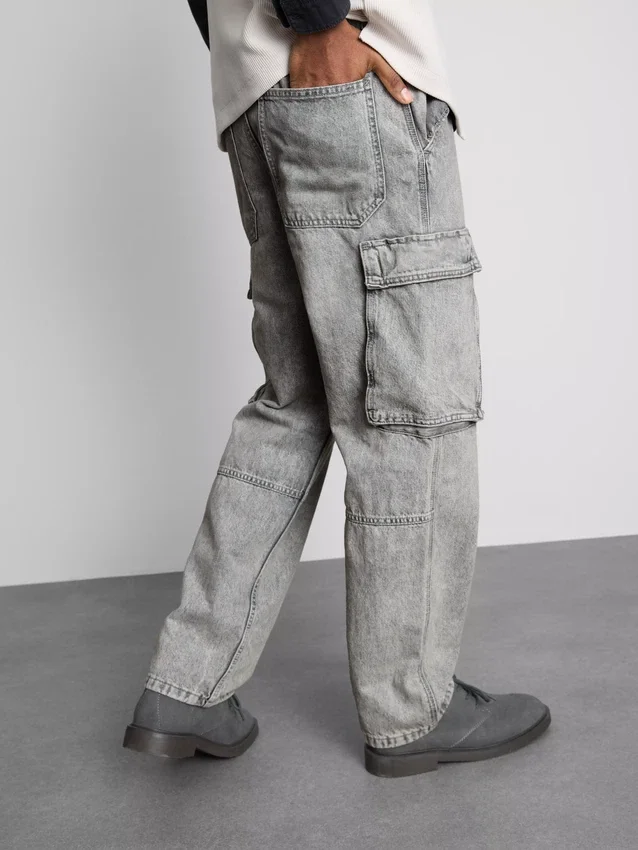 Lose Cargo-Jeans mit mittlerer Leibhöhe