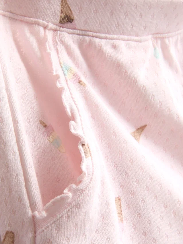 «Love to Lounge» Schlafanzug-Shorts mit Rüschen und Glace-Motiv