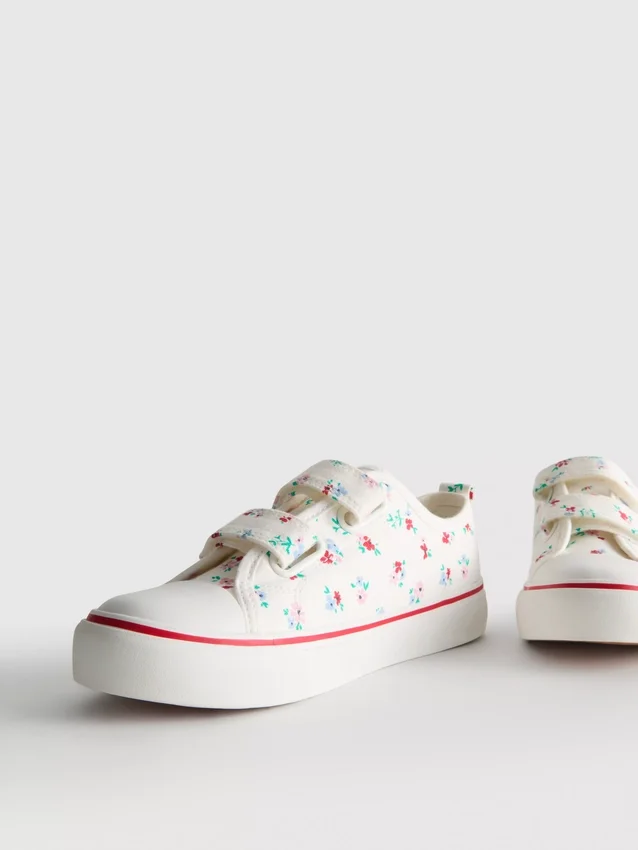 Low-Top-Sneaker aus Canvas mit Blumenmuster