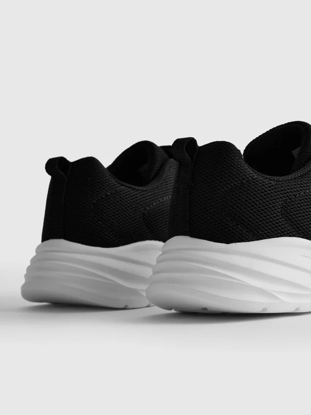 Low-Top-Sneaker aus Mesh