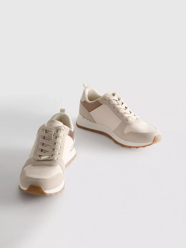 Low-Top-Sneaker mit Diamanta-Detail