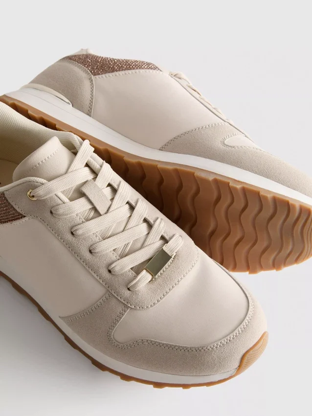 Low-Top-Sneaker mit Diamanta-Detail