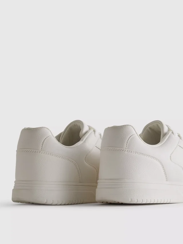 Low-Top-Sneaker mit Einsätzen