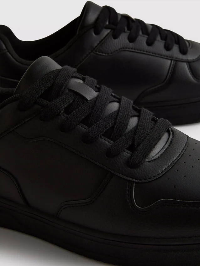 Low-Top-Sneaker mit Einsätzen