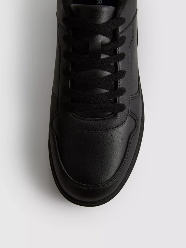 Low-Top-Sneaker mit Einsätzen
