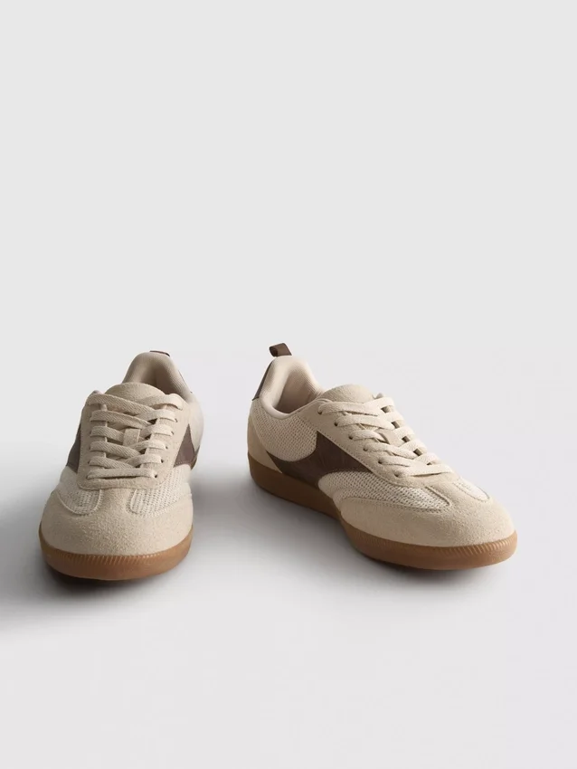 Low-Top-Sneaker mit Gummisohle