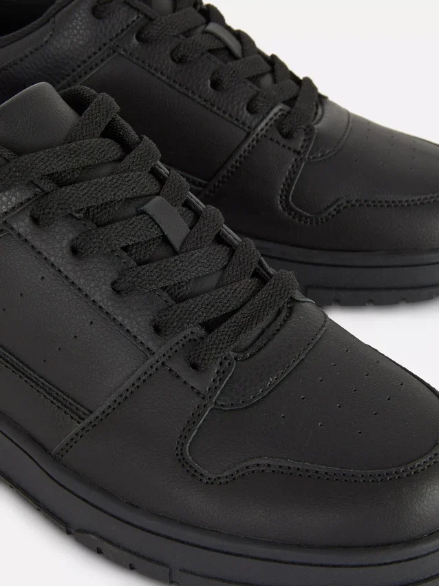 Low-Top-Sneakers