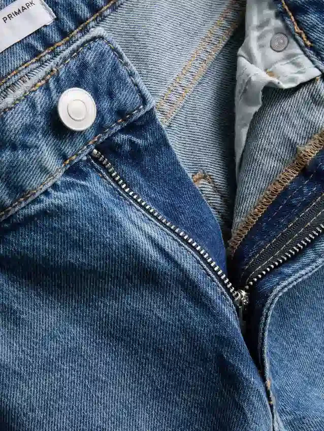 Lässige Denim-Jeans mit niedriger Leibhöhe und geradem Bein