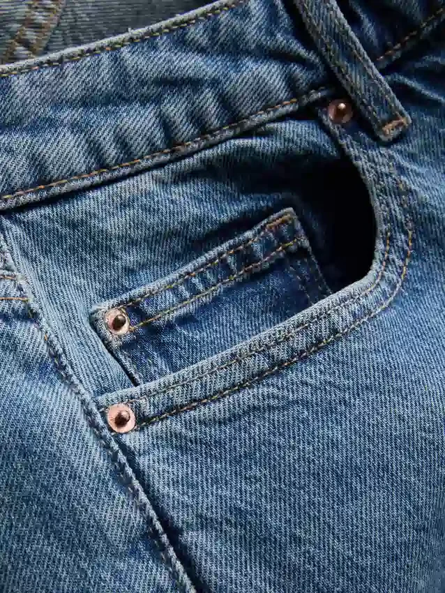Lässige Denim-Jeans mit niedriger Leibhöhe und geradem Bein