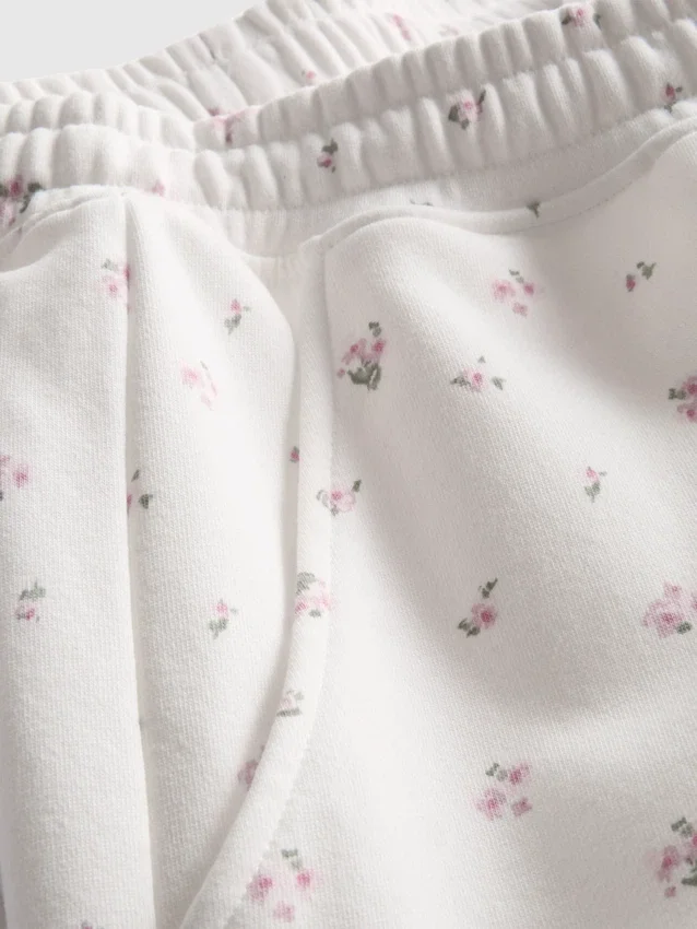 Lässige Shorts mit Blumenmuster aus baumwollreichem Material
