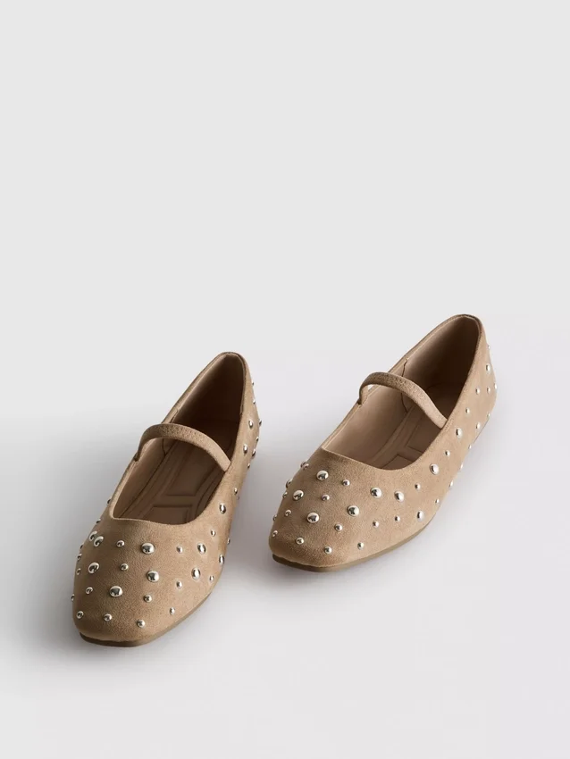 Mary Janes mit Nieten