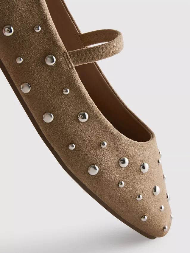Mary Janes mit Nieten